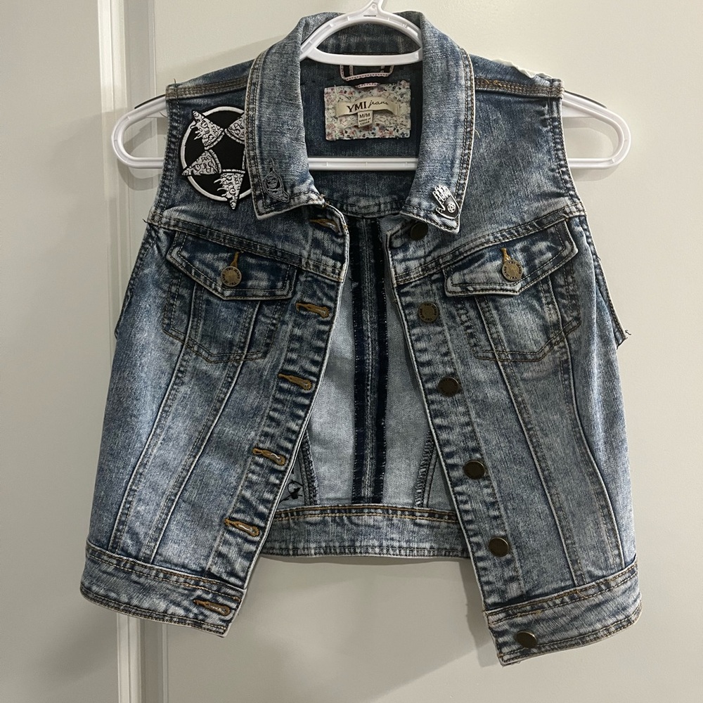 Acid washed vest